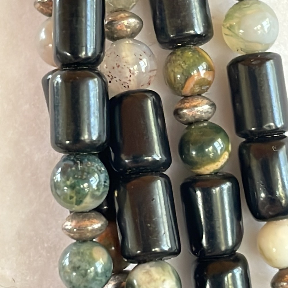 Shell Necklace - Picture 2 of 8